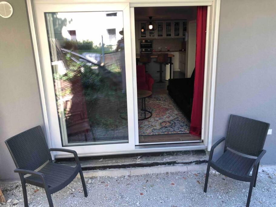 Stylisches Maybach Appartement Mit Terrasse Fuer 5 Personen, 5 Betten, Grosse Kochinsel, Homeoffice Mit 250Mbit Wlan Aidlingen Eksteriør billede