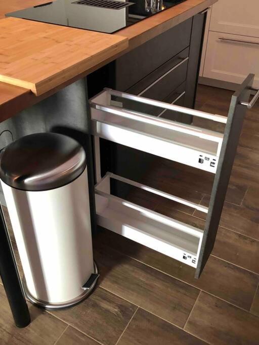 Stylisches Maybach Appartement Mit Terrasse Fuer 5 Personen, 5 Betten, Grosse Kochinsel, Homeoffice Mit 250Mbit Wlan Aidlingen Eksteriør billede