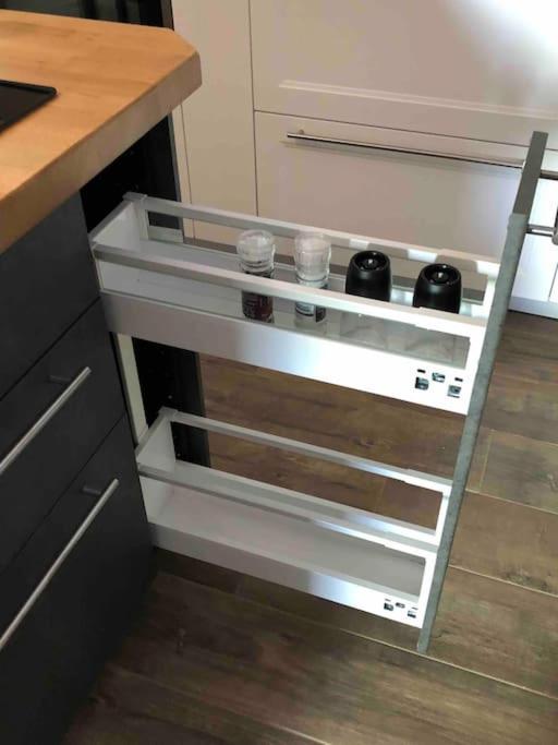 Stylisches Maybach Appartement Mit Terrasse Fuer 5 Personen, 5 Betten, Grosse Kochinsel, Homeoffice Mit 250Mbit Wlan Aidlingen Eksteriør billede