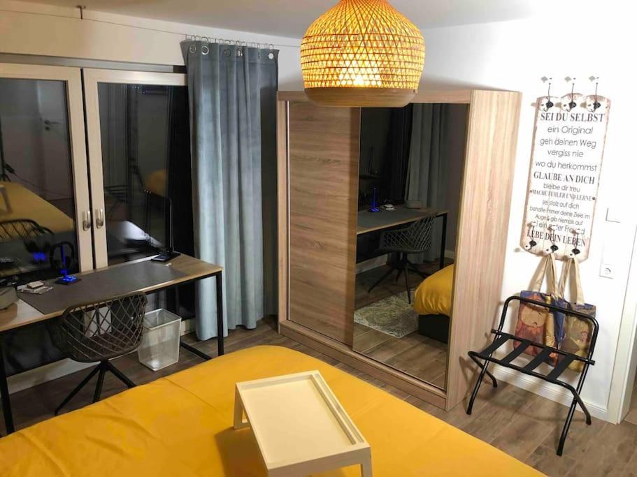 Stylisches Maybach Appartement Mit Terrasse Fuer 5 Personen, 5 Betten, Grosse Kochinsel, Homeoffice Mit 250Mbit Wlan Aidlingen Eksteriør billede