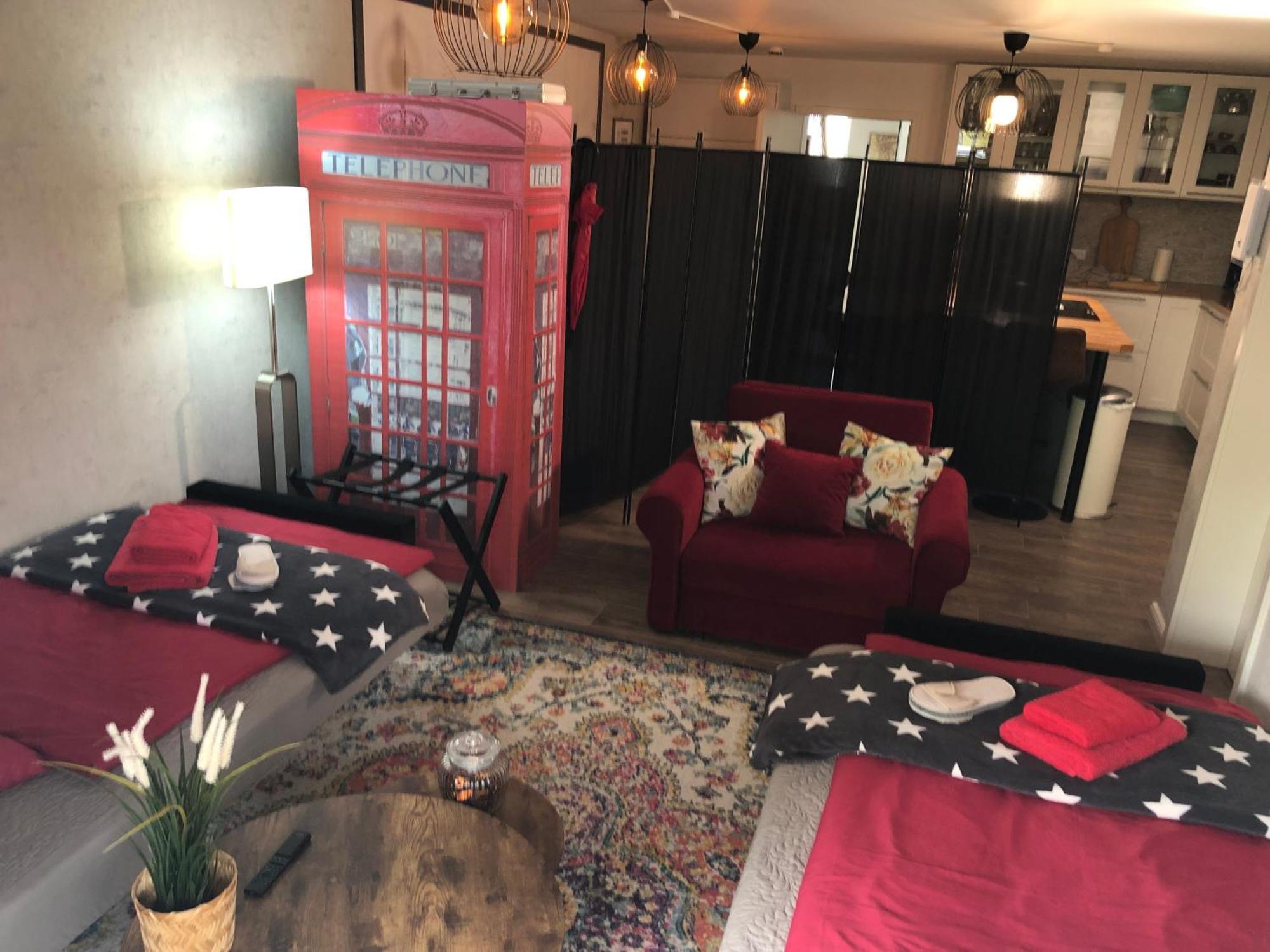 Stylisches Maybach Appartement Mit Terrasse Fuer 5 Personen, 5 Betten, Grosse Kochinsel, Homeoffice Mit 250Mbit Wlan Aidlingen Eksteriør billede