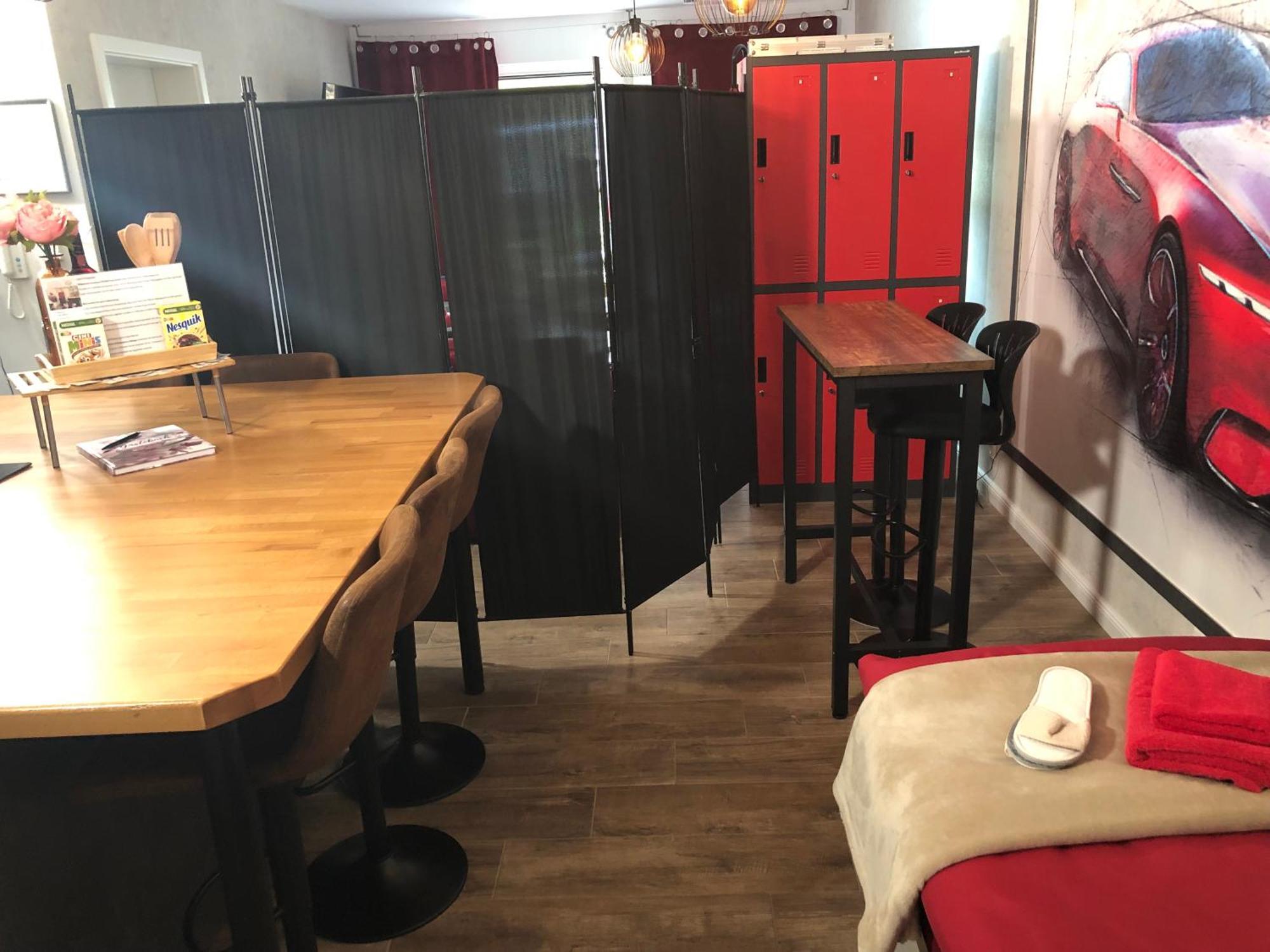 Stylisches Maybach Appartement Mit Terrasse Fuer 5 Personen, 5 Betten, Grosse Kochinsel, Homeoffice Mit 250Mbit Wlan Aidlingen Eksteriør billede